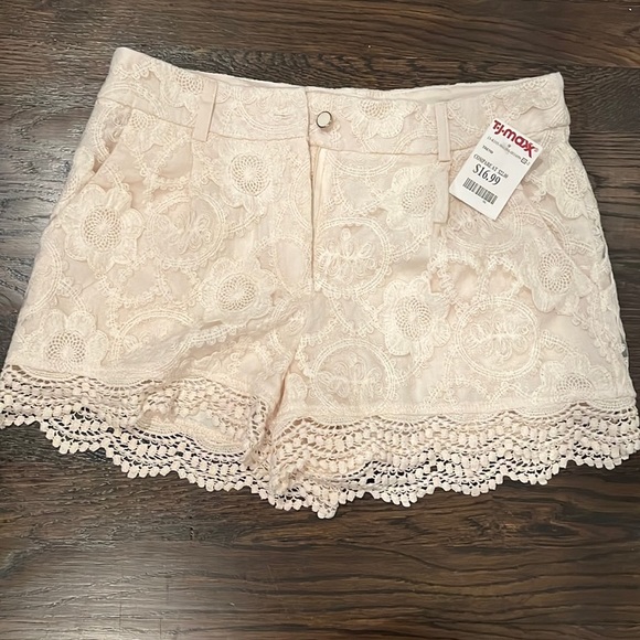 Monteau Pants - Monteau shorts.